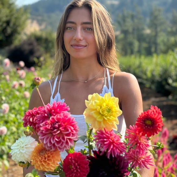 Meet your Posher, Patsy - Picture 2 of 2